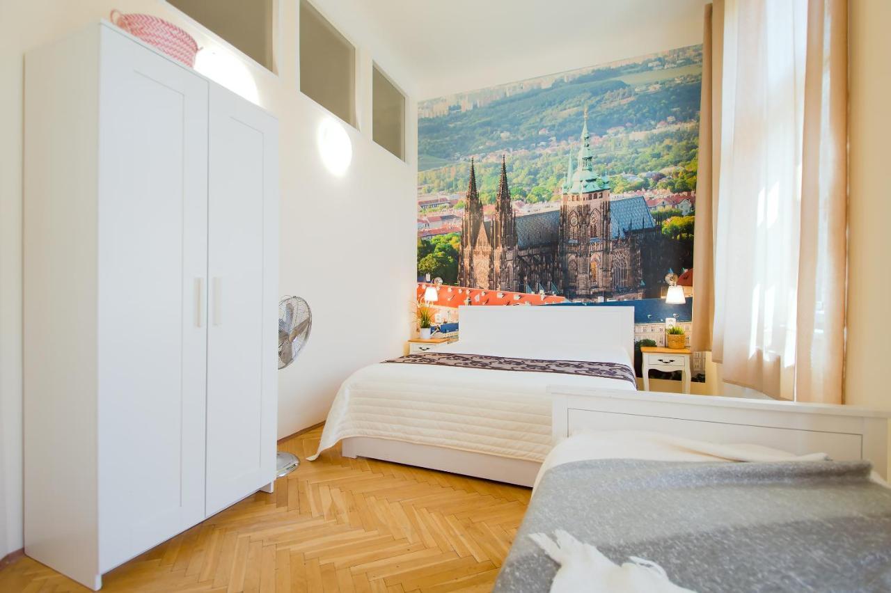 City Center Apartment Legerova Prag Exteriör bild